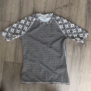 Old Navy Black and White Geometric Rashguard Swim Top